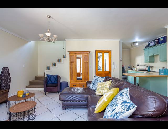 2 BEDROOM HOUSE SOLD IN HARFIELD VILLAGE